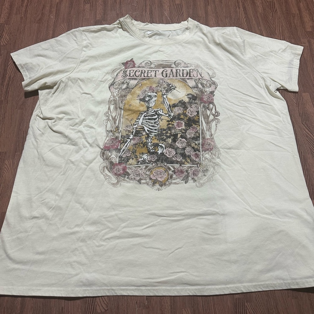 Maurices Graphic Tee Shirt